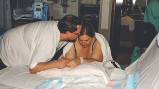 plus size woman have a natural birth in a hospital