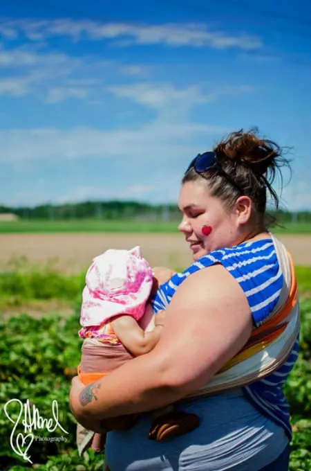 plus size woman shamed for breastfeeding in public