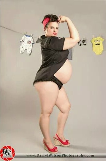 Retro Plus Size Pinup Maternity Photos