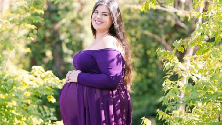 8 Plus Size Pregnancy Essentials You Need to Own