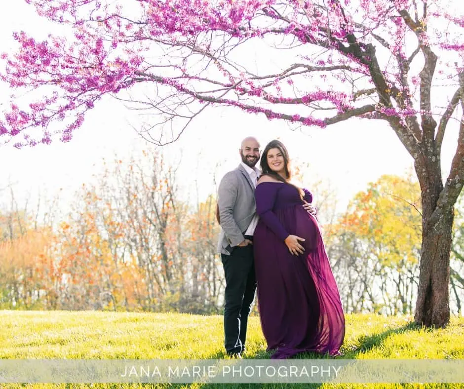 plus-size-pregnancy-with-husband-1