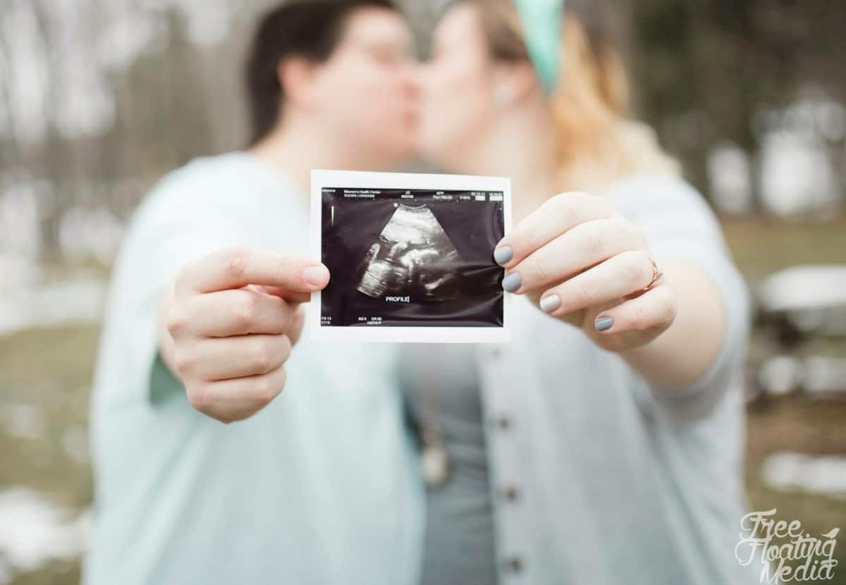 maternity photo shoot with ultrasound 