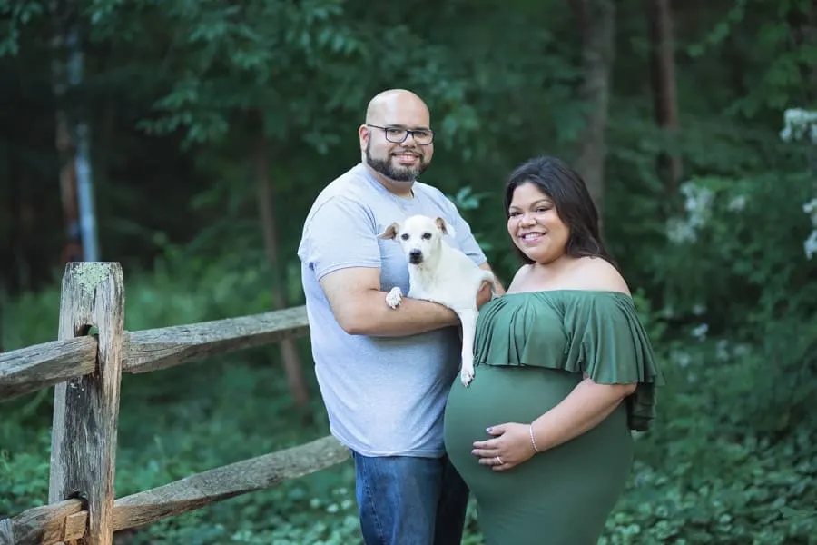 plus size couple in maternity photos