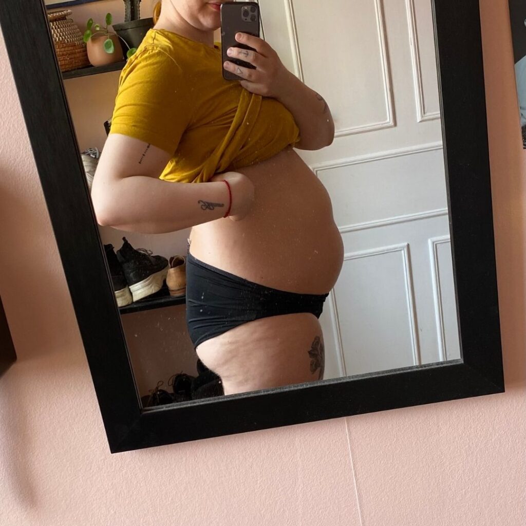 21 weeks plus size pregnant