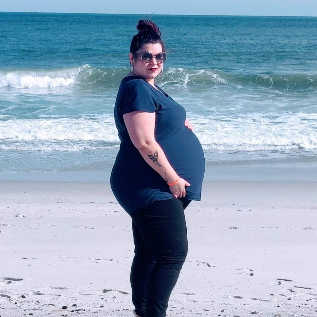 33 weeks plus size pregnant