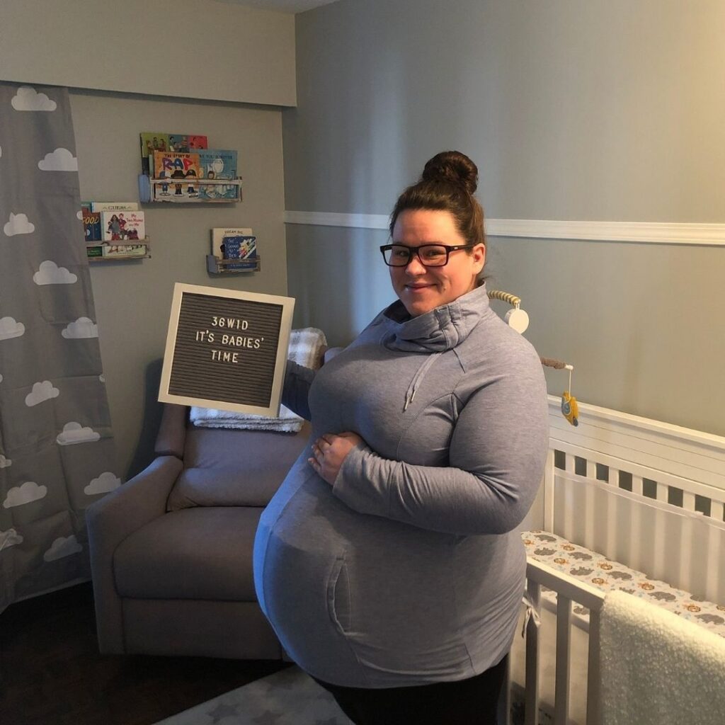 36 weeks plus size pregnant